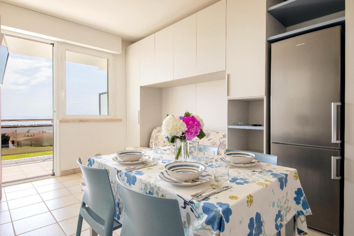 Residence Brezza Di Mare San Benedetto del Tronto Eksteriør bilde