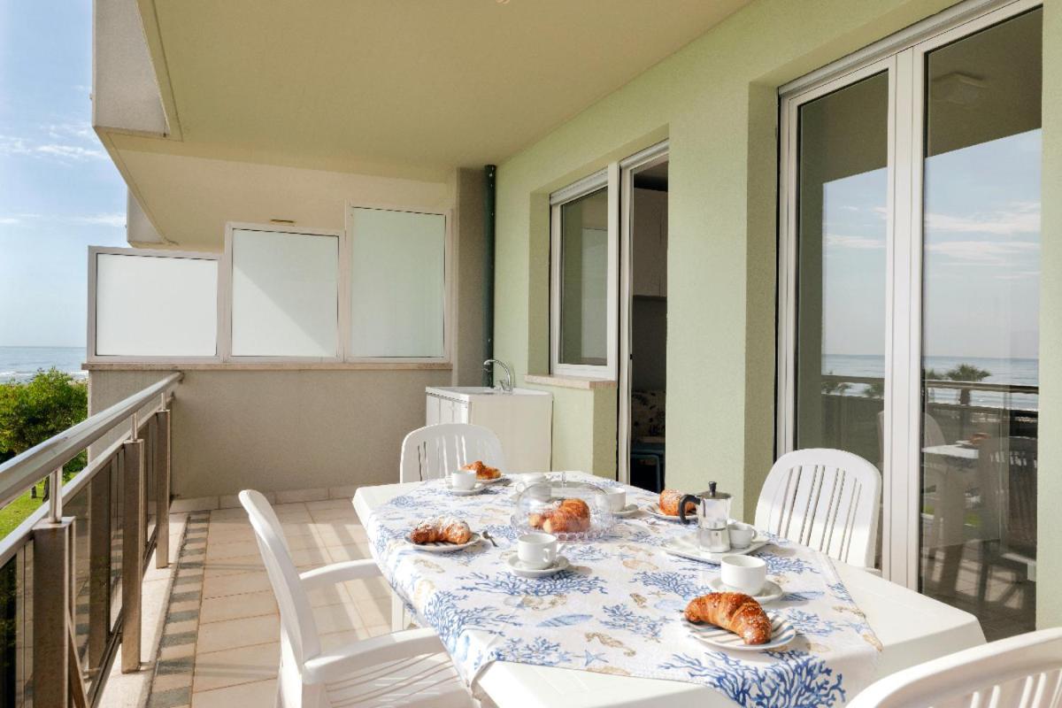 Residence Brezza Di Mare San Benedetto del Tronto Eksteriør bilde