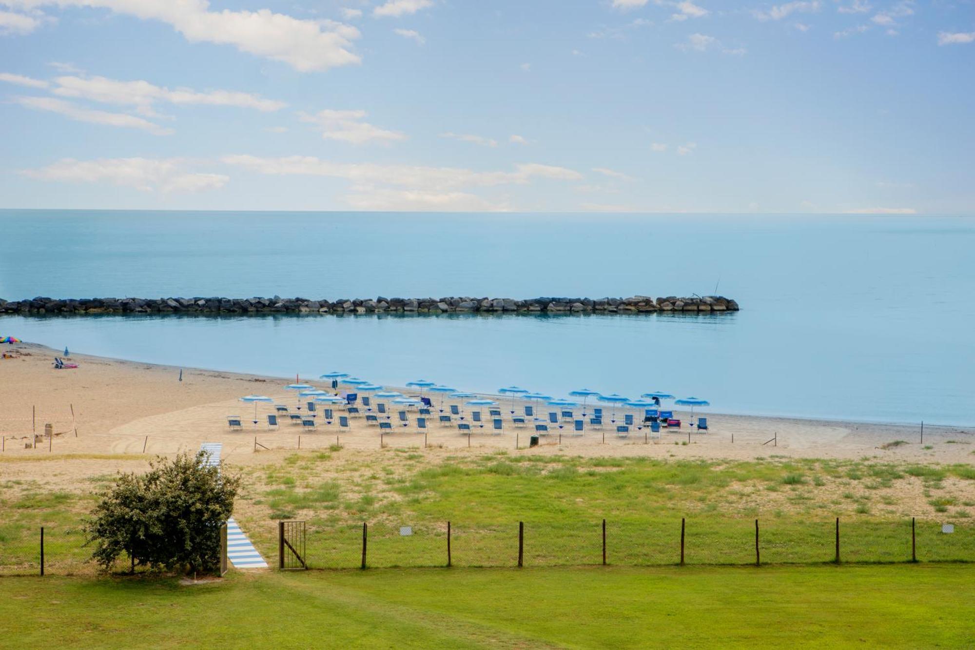 Residence Brezza Di Mare San Benedetto del Tronto Eksteriør bilde