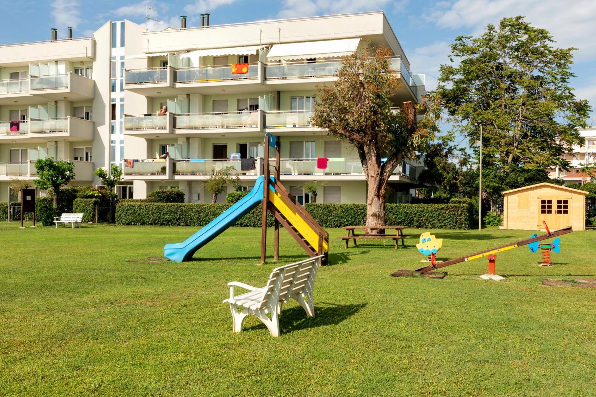 Residence Brezza Di Mare San Benedetto del Tronto Eksteriør bilde